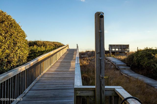 9804 Clarendon Drive, Emerald Isle, NC 28594