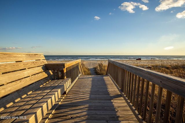 9804 Clarendon Drive, Emerald Isle, NC 28594