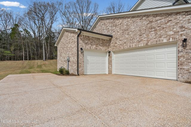 5049 S River Grove Lane, Olive Branch, MS 38654