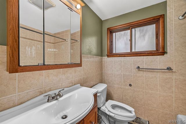 39 Lemoine Avenue, Cheektowaga, NY 14227