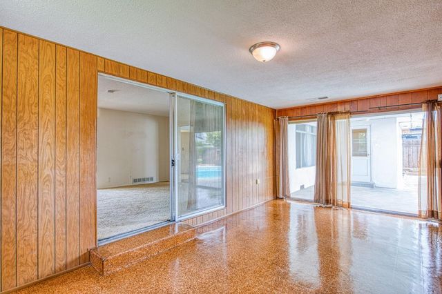 786 E Dovewood Lane, Fresno, CA 93710