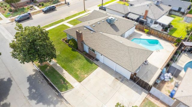 786 E Dovewood Lane, Fresno, CA 93710