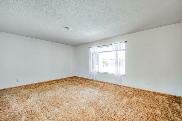 786 E Dovewood Lane, Fresno, CA 93710