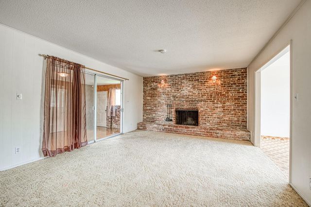 786 E Dovewood Lane, Fresno, CA 93710