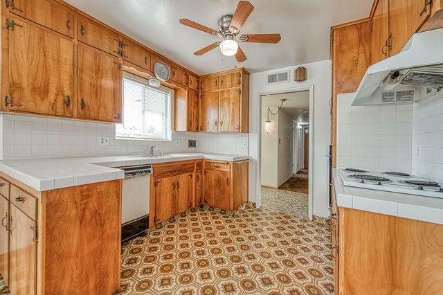 786 E Dovewood Lane, Fresno, CA 93710
