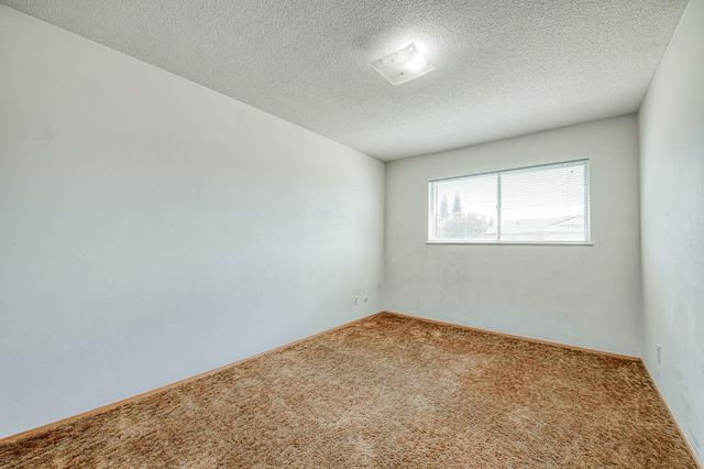 786 E Dovewood Lane, Fresno, CA 93710