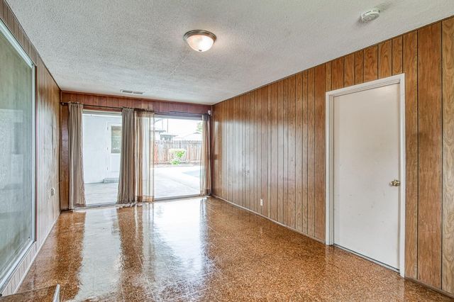 786 E Dovewood Lane, Fresno, CA 93710