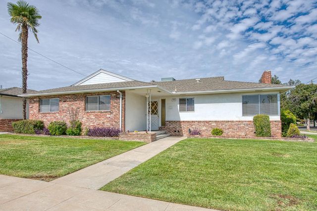 786 E Dovewood Lane, Fresno, CA 93710