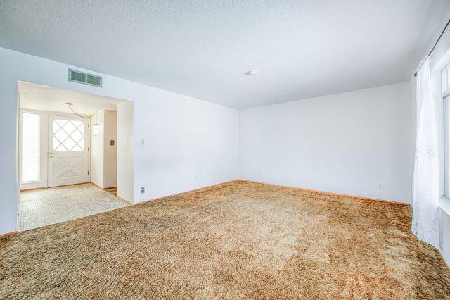 786 E Dovewood Lane, Fresno, CA 93710