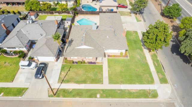 786 E Dovewood Lane, Fresno, CA 93710