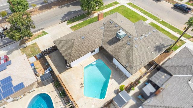 786 E Dovewood Lane, Fresno, CA 93710