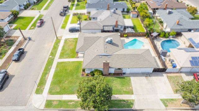 786 E Dovewood Lane, Fresno, CA 93710