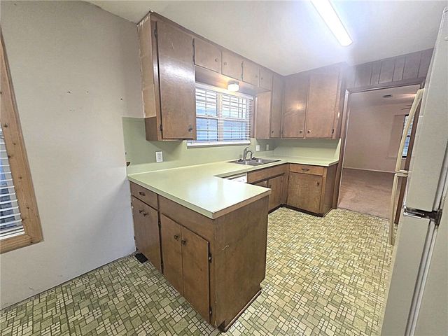 305 S Pasadena Dr, Kingsville, TX 78363