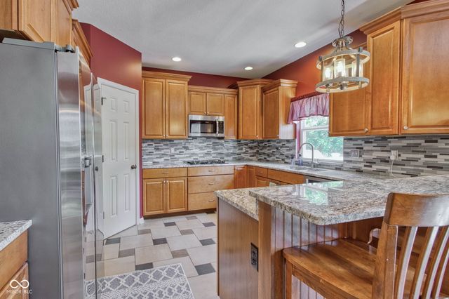 10126 Hawks Lake Drive, Fishers, IN 46037