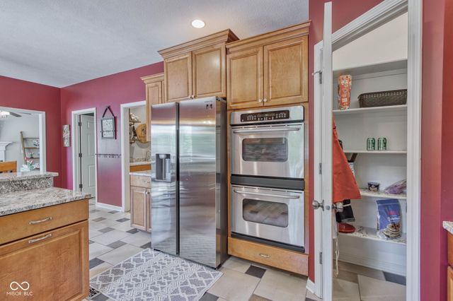 10126 Hawks Lake Drive, Fishers, IN 46037