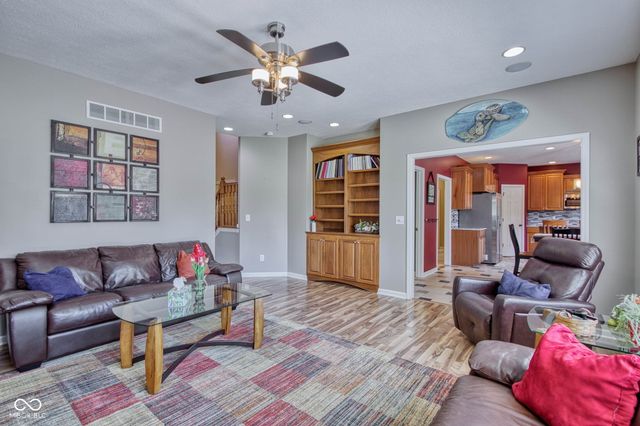 10126 Hawks Lake Drive, Fishers, IN 46037