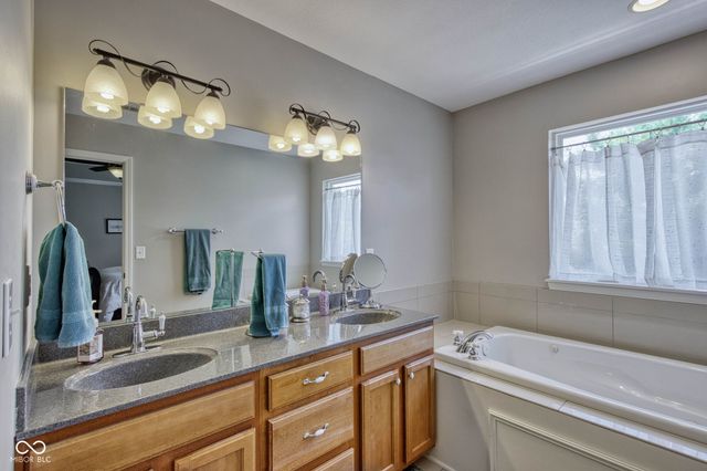 10126 Hawks Lake Drive, Fishers, IN 46037