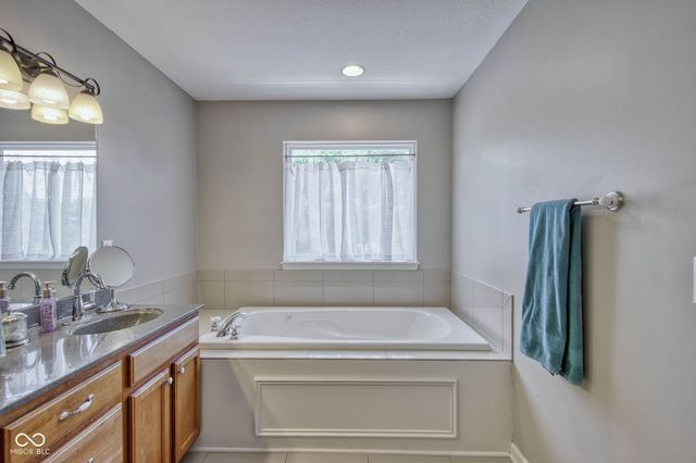 10126 Hawks Lake Drive, Fishers, IN 46037
