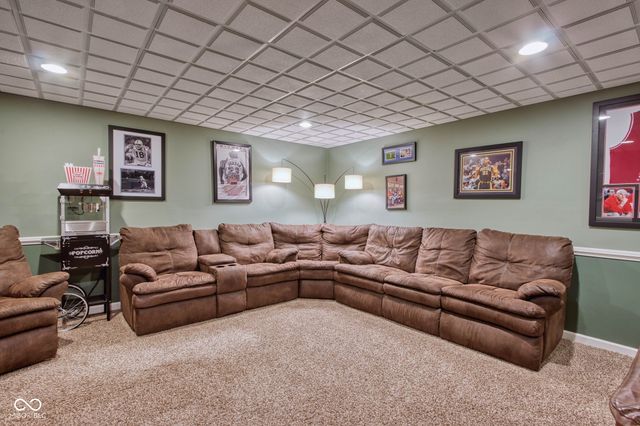 10126 Hawks Lake Drive, Fishers, IN 46037