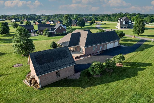 168 Master Court, Hustonville, KY 40437