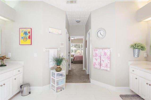 1328 Tour Dr, Gulf Breeze, FL 32563