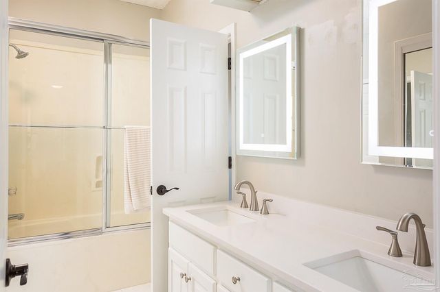 1328 Tour Dr, Gulf Breeze, FL 32563