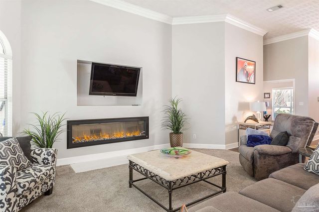 1328 Tour Dr, Gulf Breeze, FL 32563