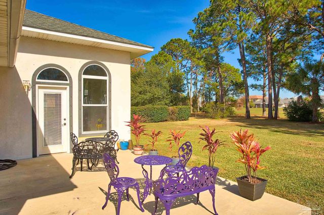 1328 Tour Dr, Gulf Breeze, FL 32563