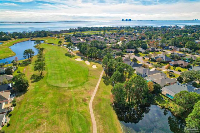 1328 Tour Dr, Gulf Breeze, FL 32563