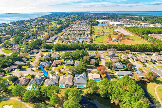 1328 Tour Dr, Gulf Breeze, FL 32563
