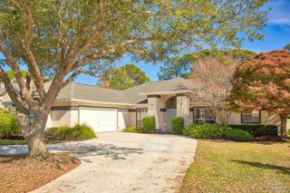 1328 Tour Dr, Gulf Breeze, FL 32563