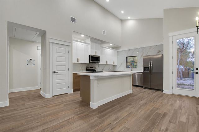 346 Nene LN, Bastrop, TX 78602