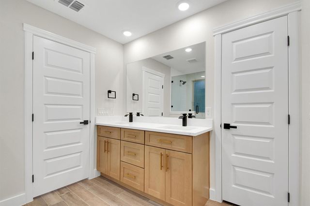 346 Nene LN, Bastrop, TX 78602