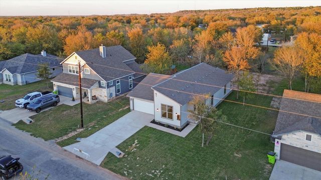 346 Nene LN, Bastrop, TX 78602