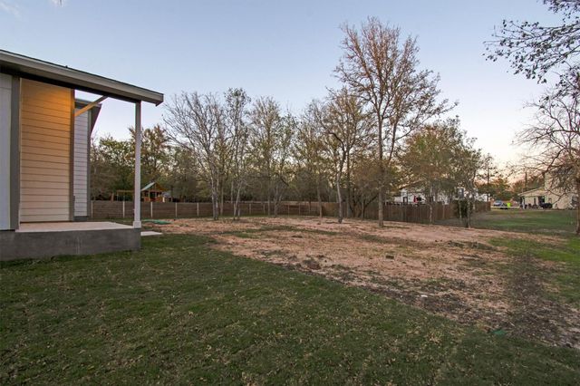 346 Nene LN, Bastrop, TX 78602