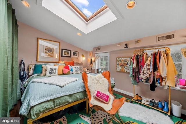 9 BRISTOW PL, Philadelphia, PA 19123