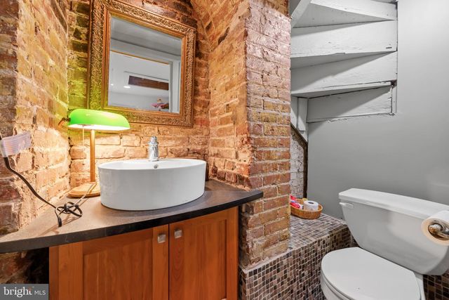 9 BRISTOW PL, Philadelphia, PA 19123