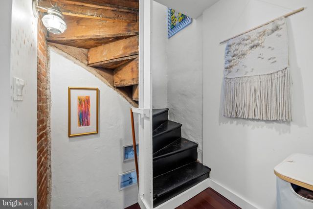 9 BRISTOW PL, Philadelphia, PA 19123