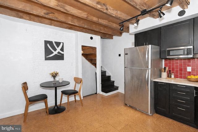 9 BRISTOW PL, Philadelphia, PA 19123