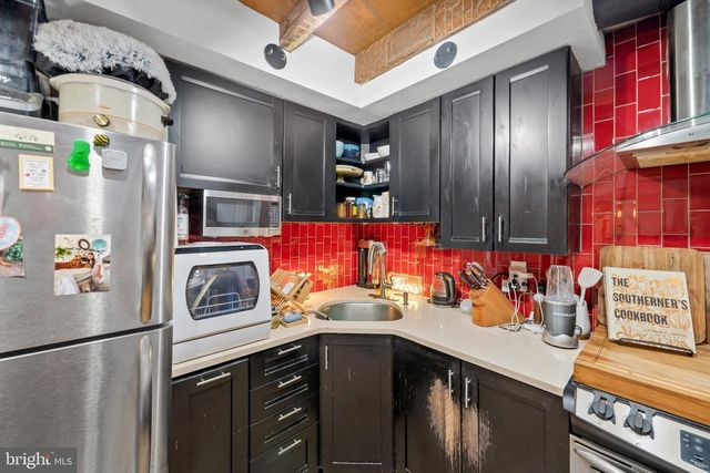 9 BRISTOW PL, Philadelphia, PA 19123