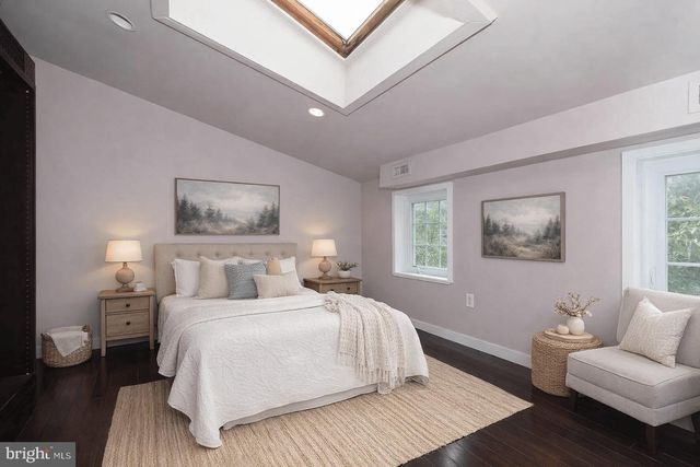 9 BRISTOW PL, Philadelphia, PA 19123