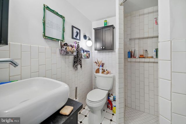 9 BRISTOW PL, Philadelphia, PA 19123