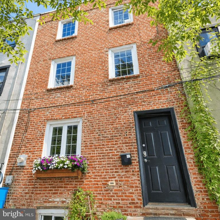 9 BRISTOW PL, Philadelphia, PA 19123