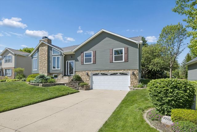 3110 Hartford Drive, Bettendorf, IA 52722