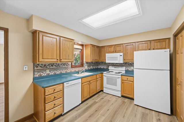 3110 Hartford Drive, Bettendorf, IA 52722