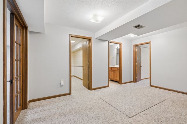 3110 Hartford Drive, Bettendorf, IA 52722