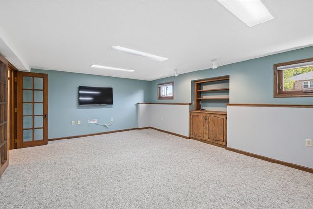 3110 Hartford Drive, Bettendorf, IA 52722