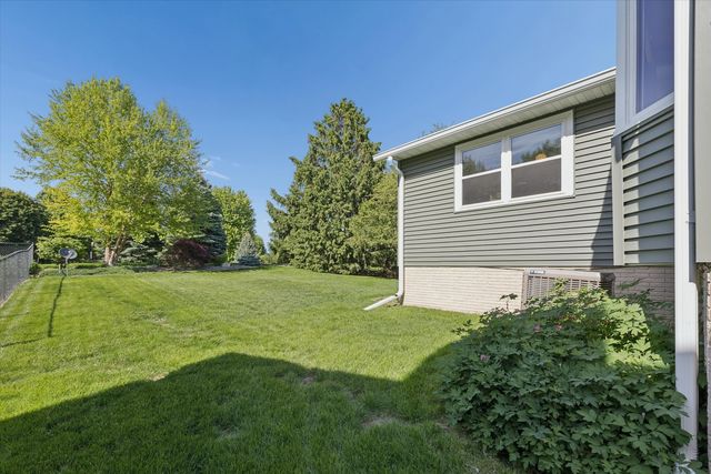 3110 Hartford Drive, Bettendorf, IA 52722
