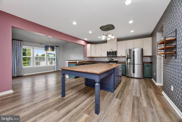 15 BLUE RIDGE DR, Gilbertsville, PA 19525