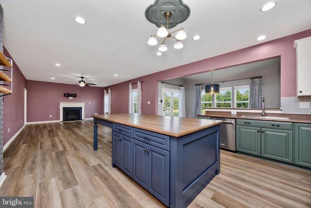 15 BLUE RIDGE DR, Gilbertsville, PA 19525